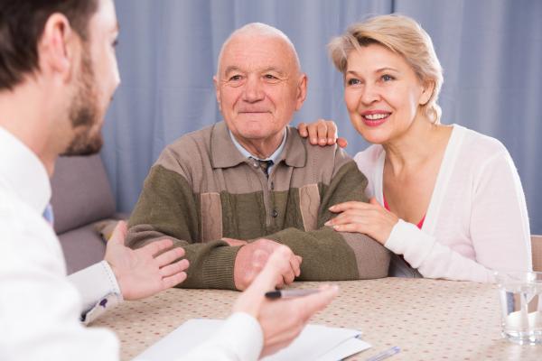 Friendly GP guiding people towards the test that's right for them