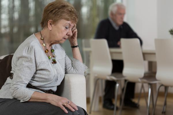Senior lady confused with MCI